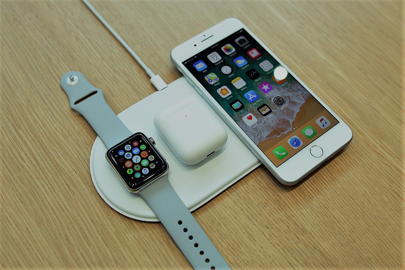 Apple AirPower -Wireless Charging Mat For iphone,Apple Watch And Ipods