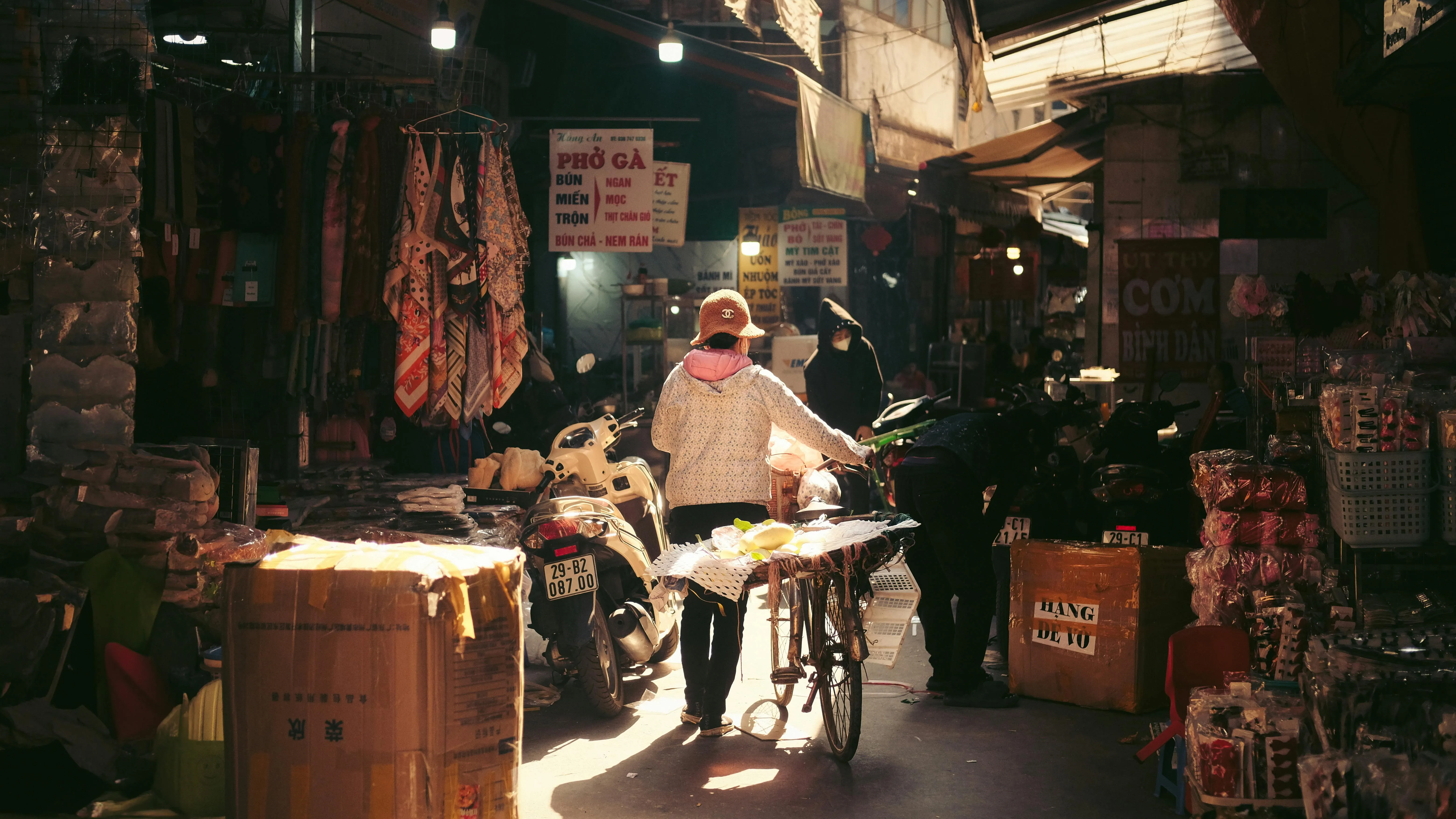 how does yahoo finance calculate beta